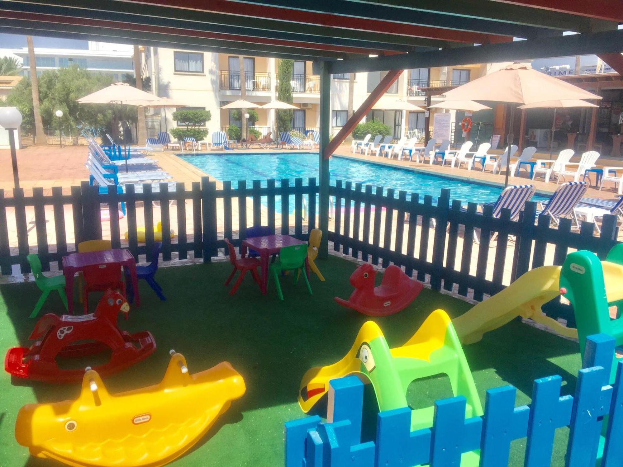 Carina Hotel Apartments ไอยานาปา ภายนอก รูปภาพ